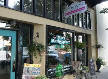 north-carolina/hendersonville/shop/mias-market-place