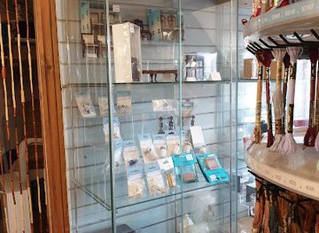 guernsey/st-pierre-du-bois/shop/oatlands-village