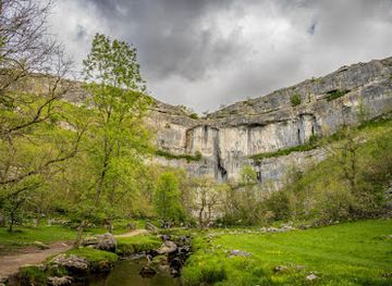 united-kingdom/yorkshire-dales-national-park/shop/malham-cove
