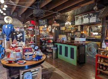 illinois/mississippi-palisades-state-park/shop/elizabeth-s-grand-antique-co