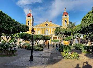 nicaragua/granada-plains/shop/parque-central-de-granada