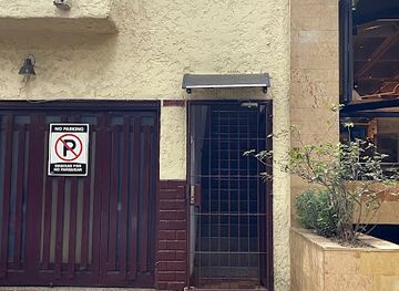 colombia/medellin/el-poblado/shop/medellin-gift-shop