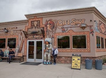 utah/mt-carmel/shop/white-mountain-trading-post