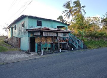 saint-lucia/vieux-fort-quarter/shop/taytave-s-boutik