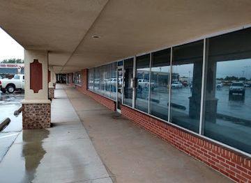 oklahoma/moore/shop/sooner-shopping-center