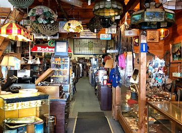 washington/seattle/shop/seattle-antiques-market