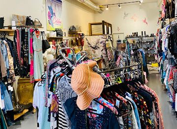 new-mexico/albuquerque/shop/colibri-clothing-revival-a-resale-boutique
