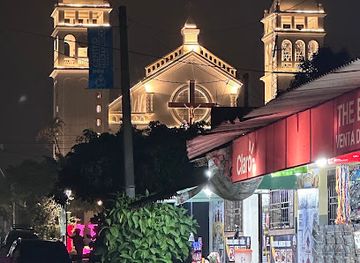 el-salvador/los-chorros-de-la-calera/shop/parque-central