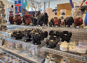 iceland/reykjanes-peninsula/shop/stapafell