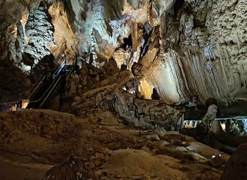 malaysia/mulu-national-park/shop/lang-cave