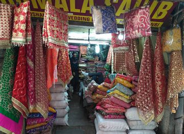 india/amritsar/wagah-border/shop/cloth-market