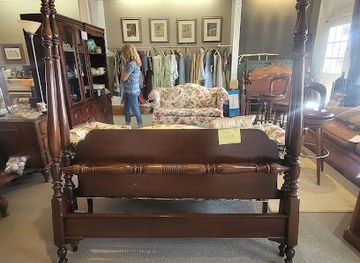 north-carolina/greensboro/old-irving-park/shop/hannah-s-bridge-thrift-boutique