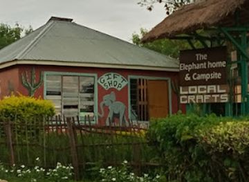 uganda/queen-elizabeth-national-park/shop/gift-shop
