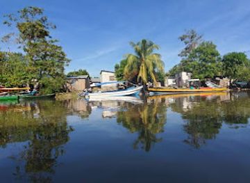 honduras/cayos-cochinos/shop/muelle-los-pescadores