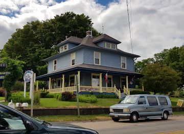 iowa/little-switzerland/shop/mississippi-cottage-antiques