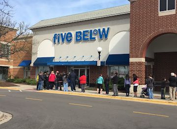 illinois/schaumburg/shop/five-below
