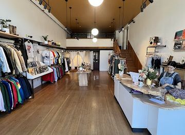 oregon/hood-river/shop/precious-drab-vintage