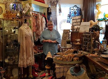 canada/regina/cathedral-village/shop/the-cat-and-the-fiddle-antiques