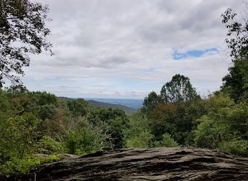 maryland/catoctin-mountain-park/shop/hog-rock-parking-area