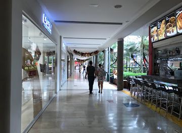 colombia/cali/el-penon/shop/centro-comercial-chipichape