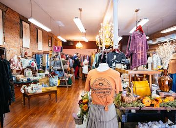 tennessee/hatchie-river-area/shop/hunter-bleu-mercantile
