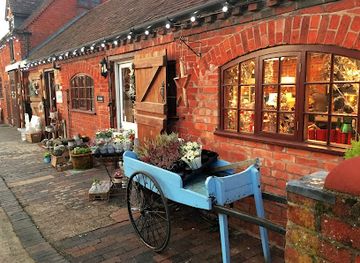 united-kingdom/warwickshire/attraction/yew-tree-farm-shopping-village