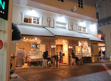 greece/athens/shop/shopping-street