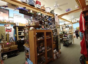 minnesota/superior-national-forest/shop/ubetcha-antiques-uffda-gifts-tower-mn
