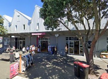 new-zealand/hawke-s-bay/shop/roundabout