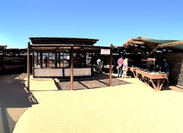 namibia/karibib/shop/uiba-oas-crystals-market