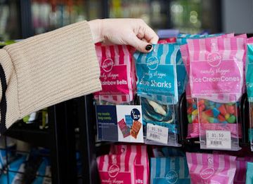 maine/saco/shop/nouria