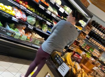 australia/freycinet-national-park/shop/village-grocer-and-newsagency