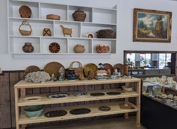 utah/canyonlands-national-park/shop/eagles-nest-chateau