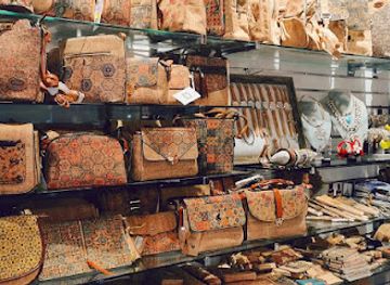 spain/seville/el-arenal/shop/suvenirs-hermanas