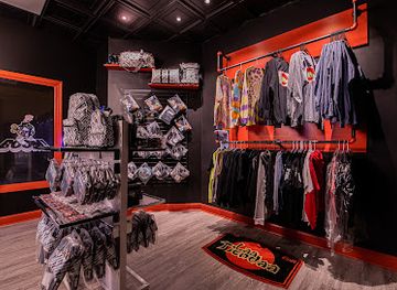 massachusetts/lowell/shop/lions-den-glass