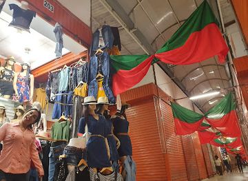 peru/andean-highlands/shop/mall-july-28