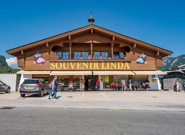 austria/zillertal-alps/shop/souvenir-linda