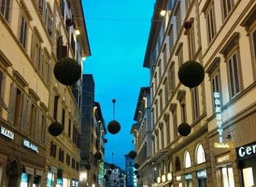 italy/florence/shop/via-roma
