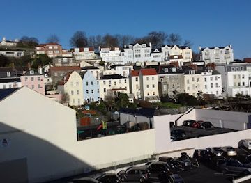 guernsey/st-peter-port/shop/coop-royal-terrace