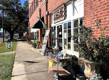 louisiana/lake-maurepas/shop/nest-interiors