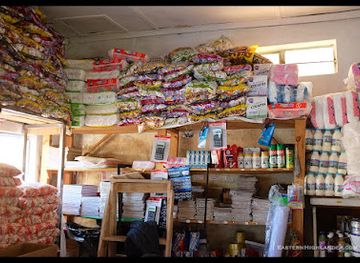 zimbabwe/nyanga/shop/farmwright