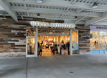 california/huntington-beach/pacific-city/shop/urban-outfitters