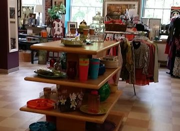 new-hampshire/southern-new-hampshire/shop/outfitters-thrift-store
