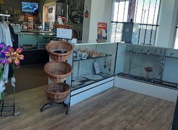 arizona/petrified-forest-national-park/shop/petrified-smoke-shop