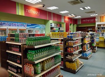 cambodia/sihanoukville/victory-beach/shop/total-shopping-mall