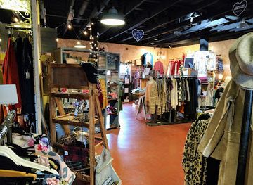 missouri/ozarks/shop/huckabella-boutique-marketplace