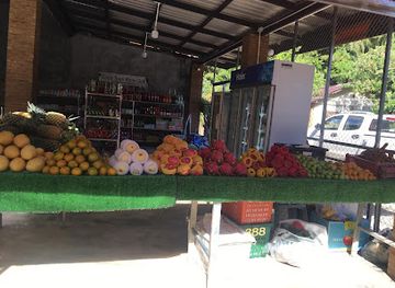 thailand/khao-sok-national-park/shop/yai-pin-local-shop