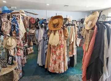 texas/port-aransas/shop/loving-coastal-living