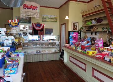 ohio/kelleys-island/shop/island-market