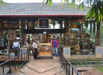 sri-lanka/pinnawala-elephant-orphanage/shop/laksala